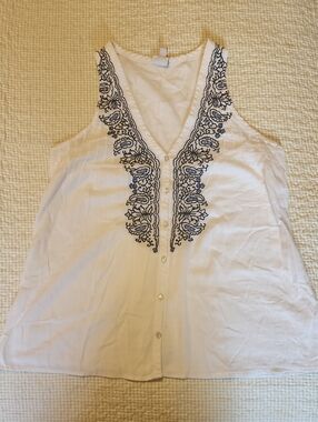 Converse White Sleeveless V-Neck Button-Front Tank with Navy Embroidery